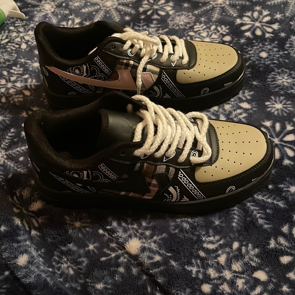 Men sneakers